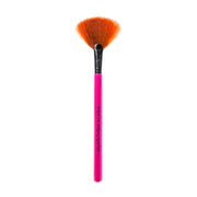 La Maquilladora - High In Highlighter - Brocha Mambo Queen