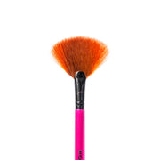 La Maquilladora - High In Highlighter - Brocha Mambo Queen